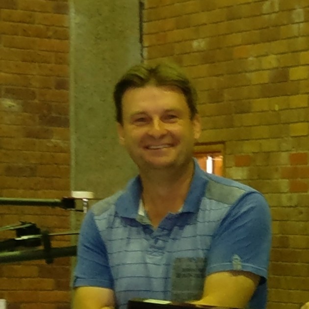 Headshot of Darren Turner