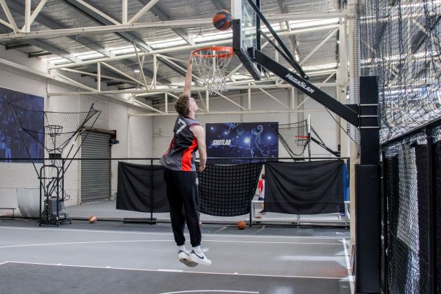 Thumbnail for Uni basketballers shooting for the top in national competition
