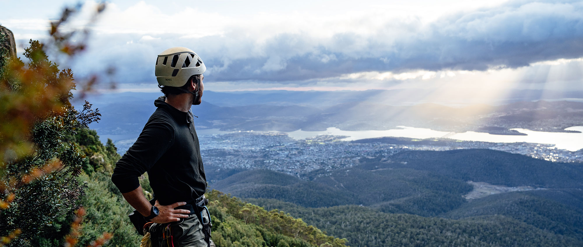 Uni life, Mountaineering Society trip with agriculture student Fin, Kunanyi / Mt Wellington, Hobart