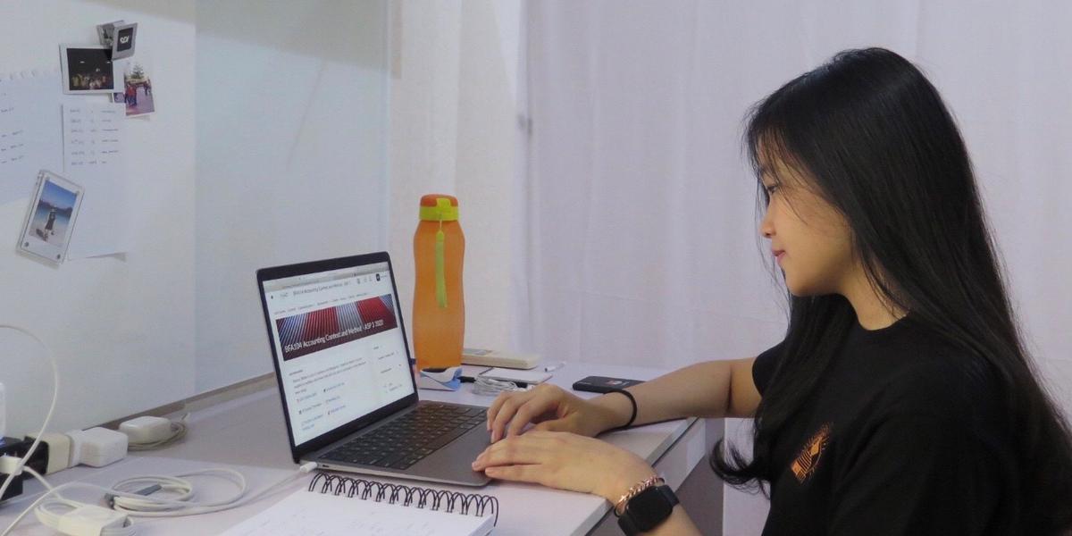 Thumbnail for On the fast track: Sharon thriving as online student