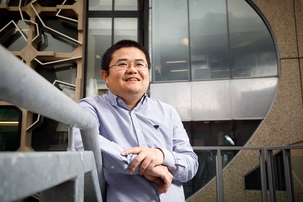 photo of Dr Yuan Zhou