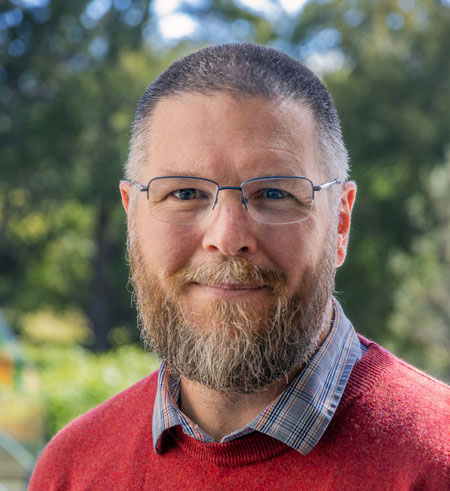 Headshot of Graeme Zosky